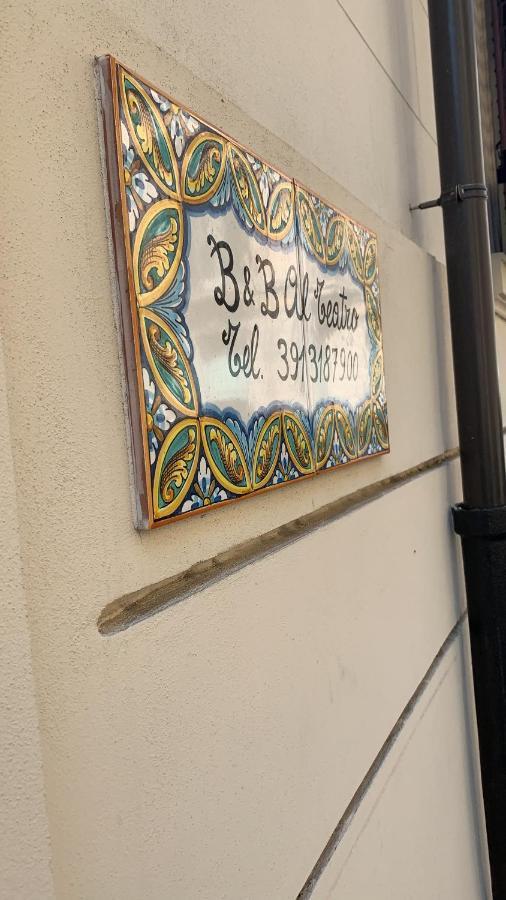 Al Teatro Bed and Breakfast Reggio di Calabria Eksteriør billede
